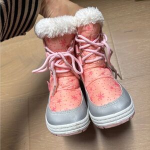Toddler girl pink snow boots size 8